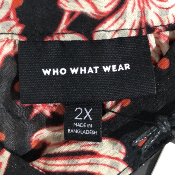 RED AND BLACK LARGE FLORAL PRINT BLOUSE - Picture 5 of 8